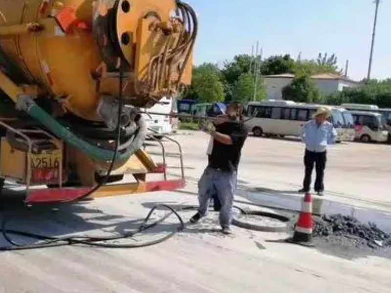 青浦赵巷污水管道清洗化工厂淤泥管道疏通抽粪车抽粪